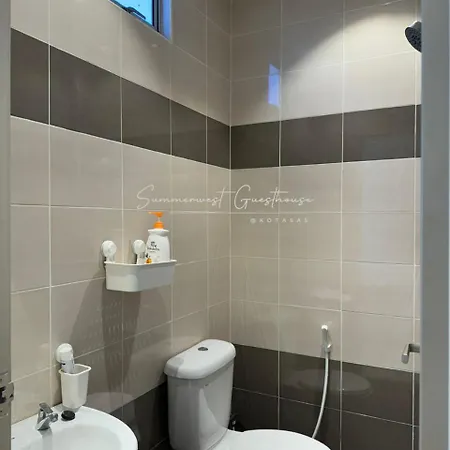 Summerwest Guesthouse Kuantan Exterior photo