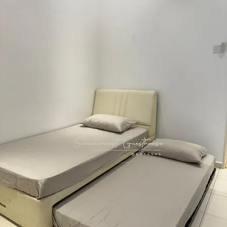 Summerwest Guesthouse Kuantan Exterior photo