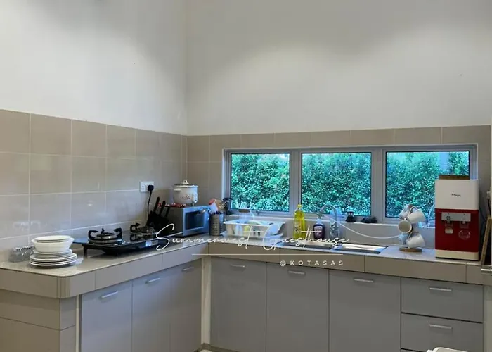 Summerwest Guesthouse